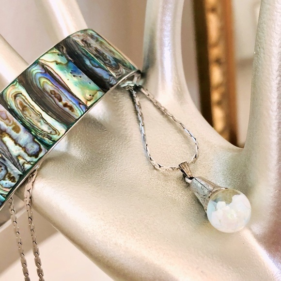Vintage Abalone Bracelet & Glitter Globe Pendant Necklace - Picture 2 of 15